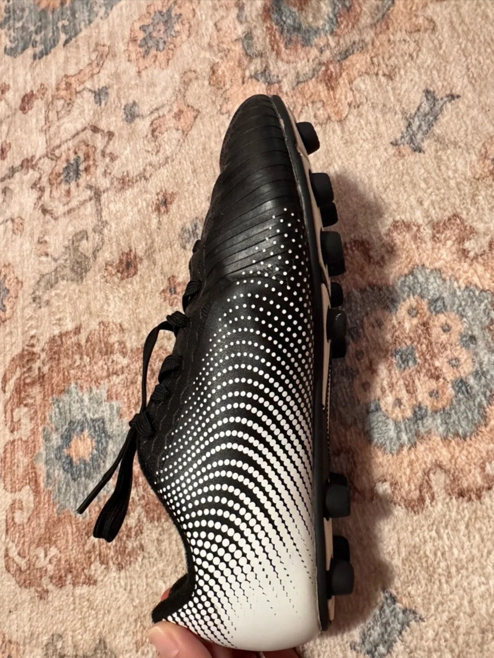 Youth Soccer Cleats- size 5 (big boy)